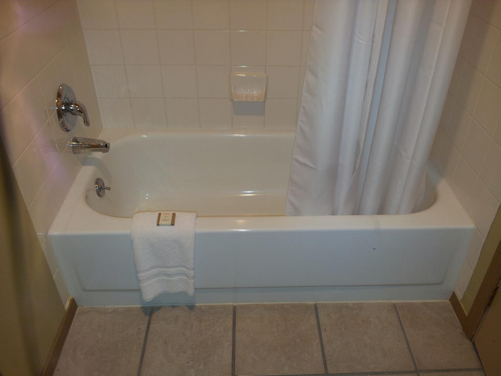 South Tacoma Suites Oda fotoğraf